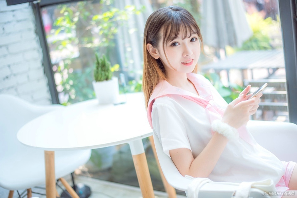 当我们都老的时候，我希望——还能吻着你的牙床，直到永远~~~首语：现在的你是否泪如雨下?就如同帖子背景的雨滴，无息滑落……